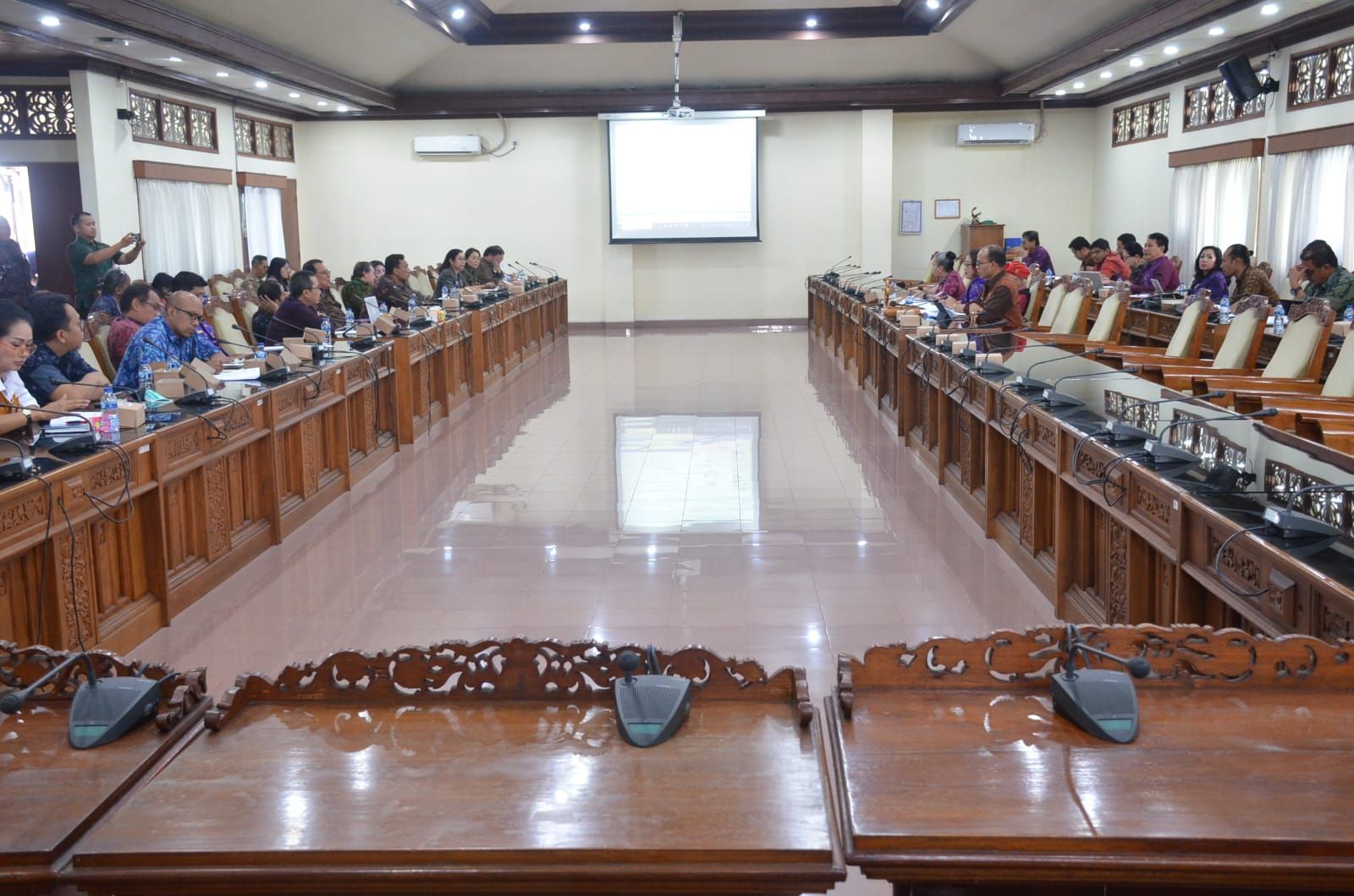 podiumnews.com-DPRD Bali Bahas Ranperda Penanggulangan Bencana dengan OPD Terkait